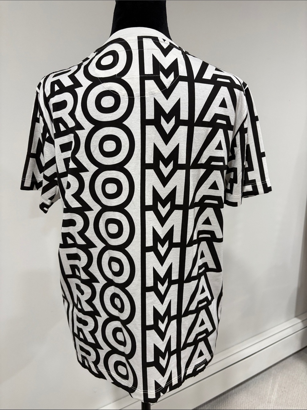 Fendi Marc Jacob’s Colab Graphic Black & White Short Sleeve Tee - Picture 2 of 7